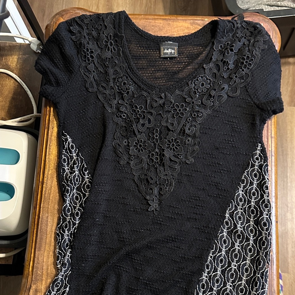 Daytrip Black Floral Lace Women's Blouse